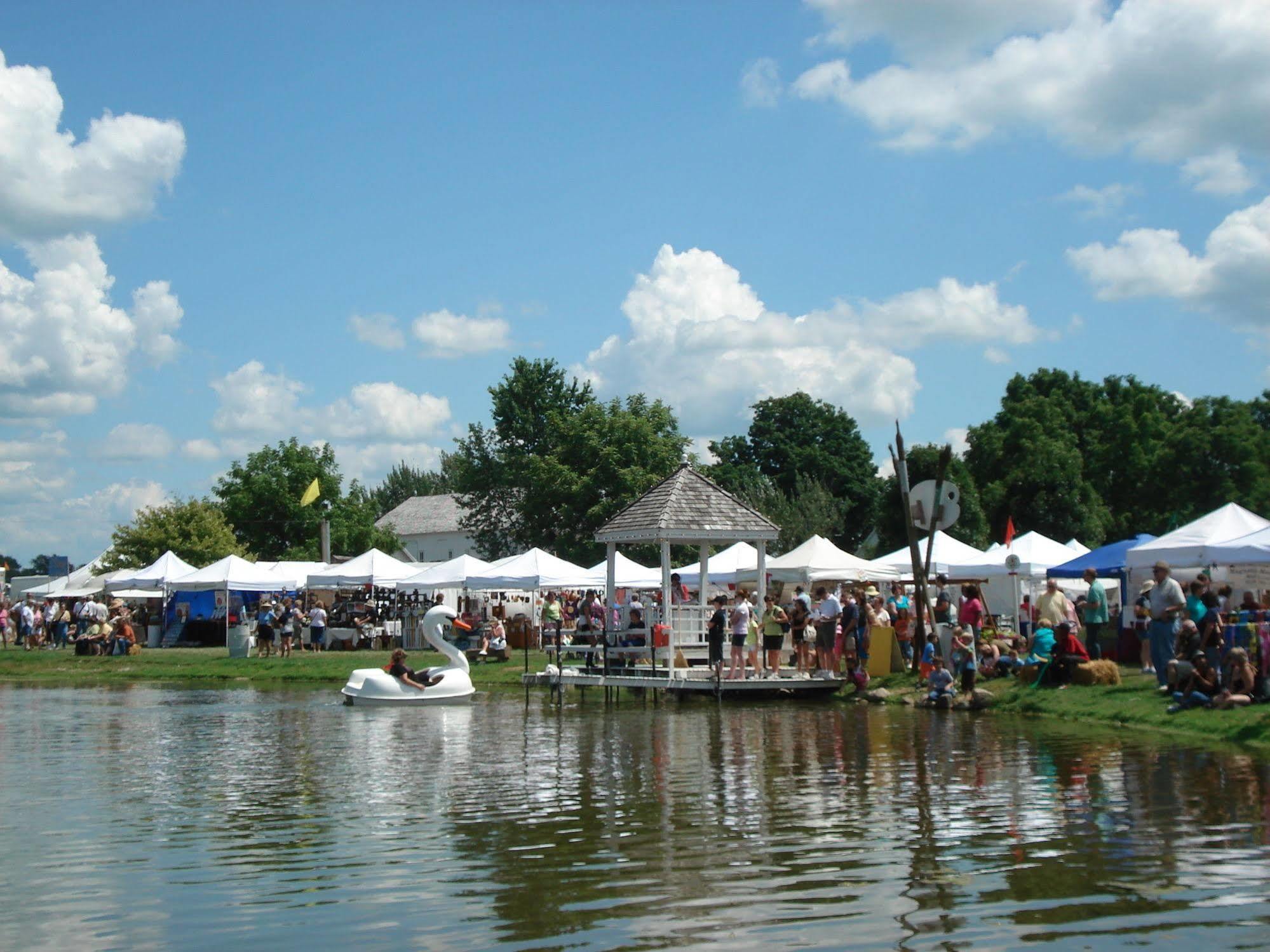 Amish Inn Nappanee Εξωτερικό φωτογραφία